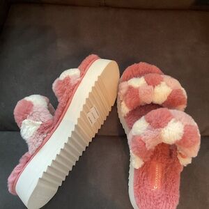 Koolaburra by UGG Women's YA-Baby Slide Sandal Slipper Rosette